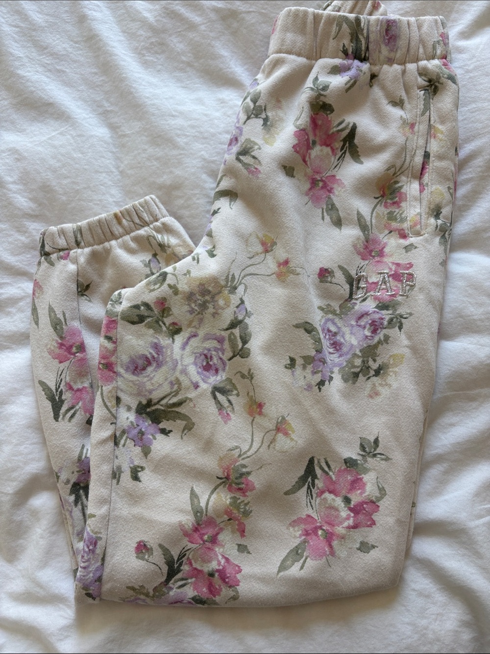 Loveshackfancy x Gap Floral Print Sweatpants - Pink & Cream